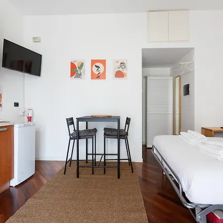 Comfy Only 900m From Affori Fn Station! Milan