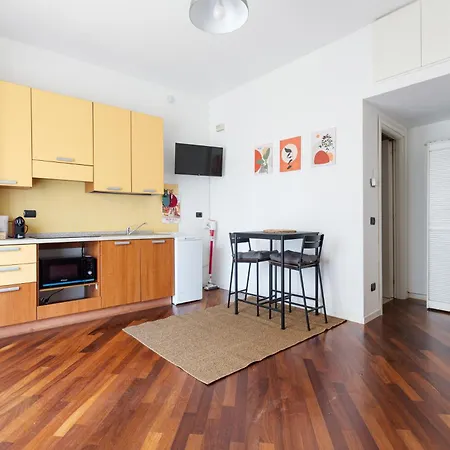 Comfy Only 900m From Affori Fn Station! מילאנו