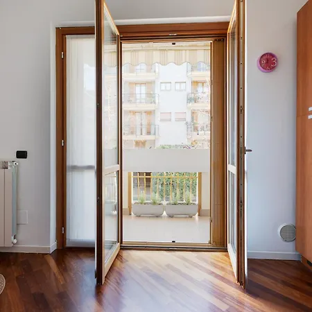Comfy Only 900m From Affori Fn Station! דירה מילאנו